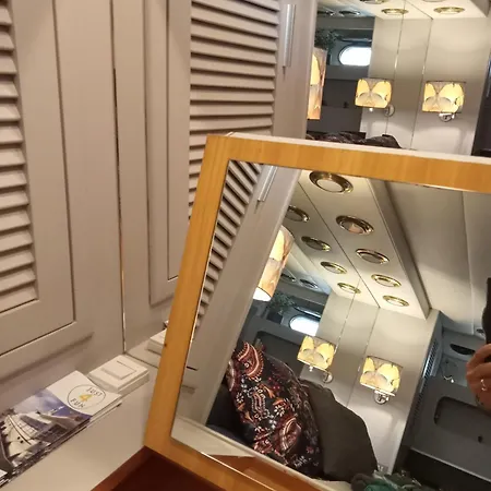 Loc De Cabines Sur Yacht Gruissan Room photo