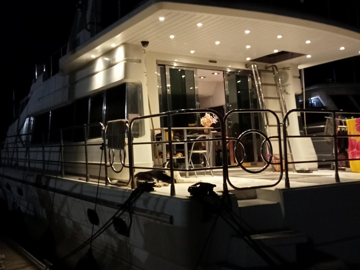 Loc De Sur Yacht *