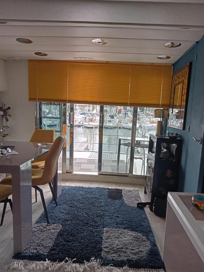 Botel Loc De Sur Yacht *